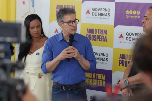 Governo de Minas entrega obras de revitalização de escola estadual em Ipatinga