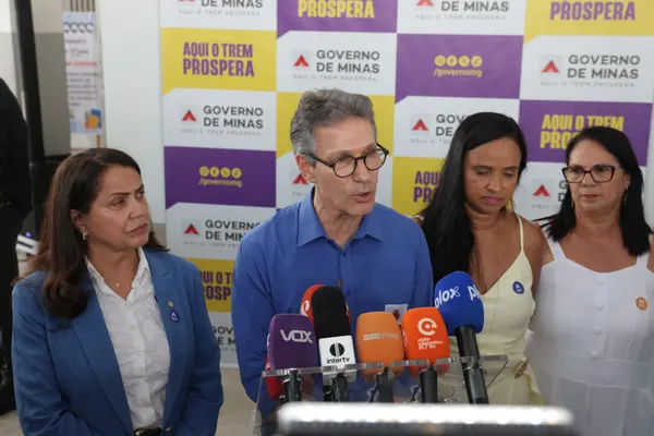 Governo de Minas entrega obras de revitalização de escola estadual em Ipatinga