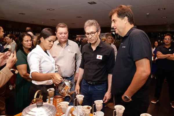Governo de Minas participa do lançamento da linha Cafés Campeões do Supermercado Verdemar