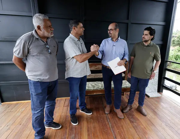 Em Itueta, governador em exercício almoçou com prefeitos e parlamentares, quando apresentou detalhes do Plano Estadual de Ação em Saúde do Acordo de Reparação do Rio Doce