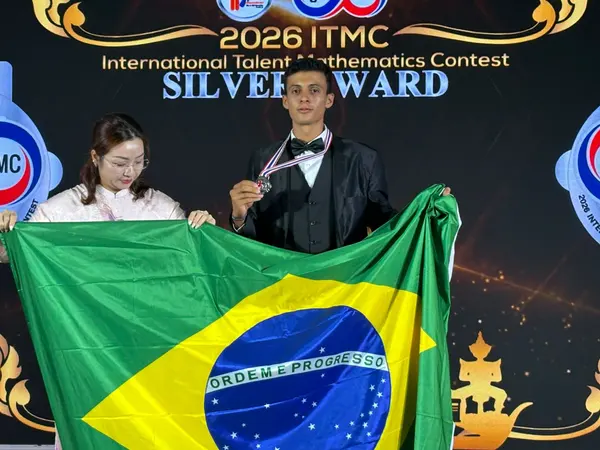 Alunos da Escola Estadual Júlio Brandão, em Jacutinga, premiados na Tailândia