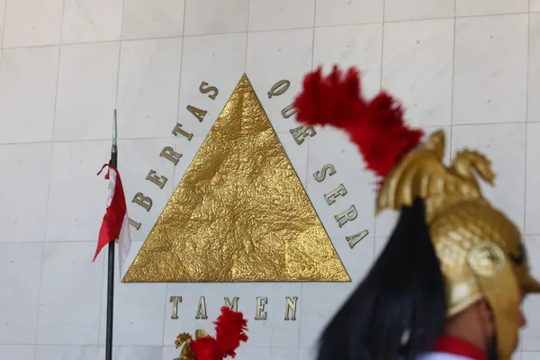 Mateus Simões é empossado governador e reforça projeto de desenvolvimento de Minas Gerais