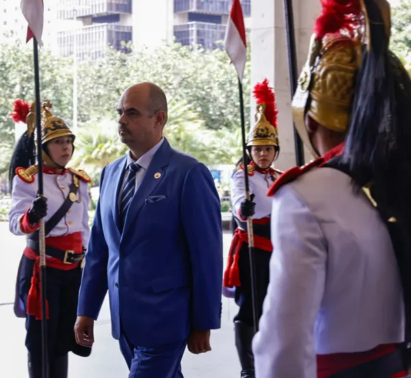 Mateus Simões é empossado governador e reforça projeto de desenvolvimento de Minas Gerais