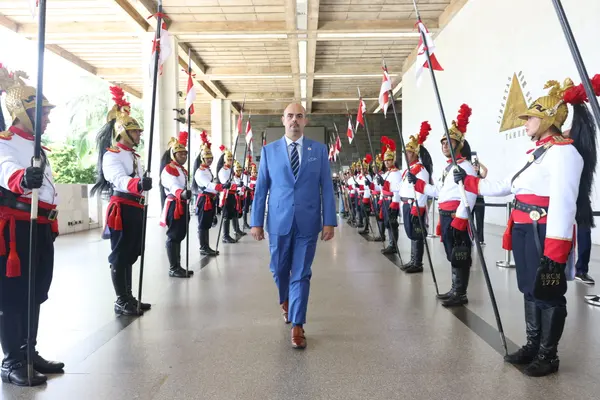 Mateus Simões é empossado governador e reforça projeto de desenvolvimento de Minas Gerais