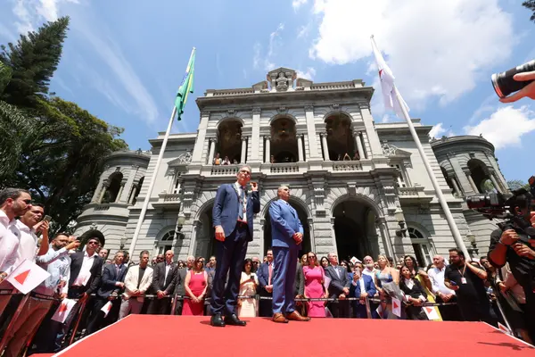 Governo de Minas realiza cerimônia de transmissão do cargo de governador de Romeu Zema para Mateus Simões