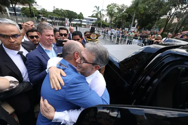 Governo de Minas realiza cerimônia de transmissão do cargo de governador de Romeu Zema para Mateus Simões