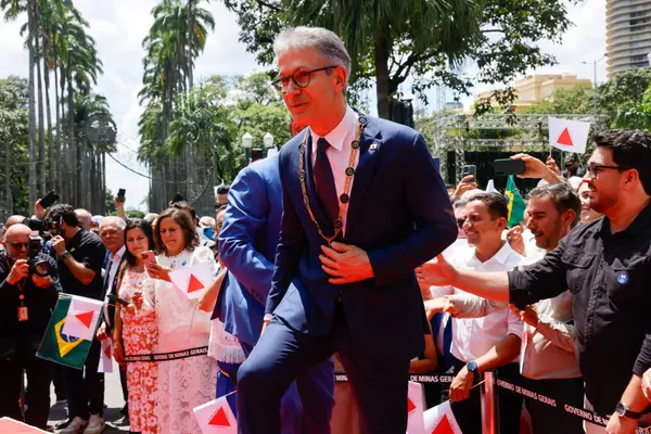 Governo de Minas realiza cerimônia de transmissão do cargo de governador de Romeu Zema para Mateus Simões