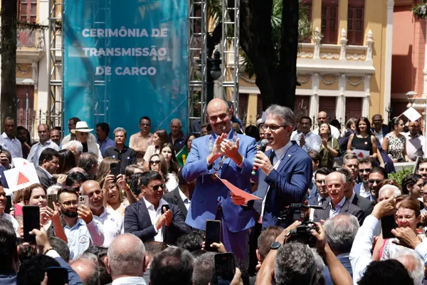 Governo de Minas realiza cerimônia de transmissão do cargo de governador de Romeu Zema para Mateus Simões