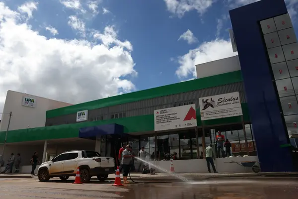 Governo de Minas vistoria obras da primeira Unidade de Pronto Atendimento de Coromandel