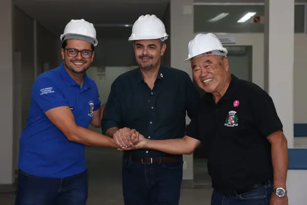 Governo de Minas vistoria obras da primeira Unidade de Pronto Atendimento de Coromandel
