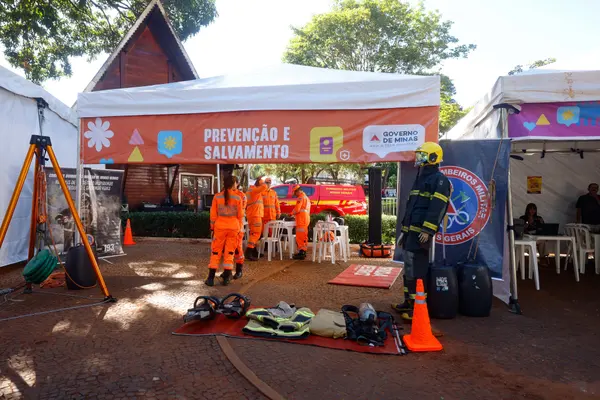 Governo de Minas inicia Praça de Serviços com atendimento direto à população em Uberlândia 