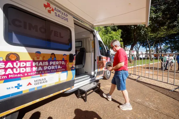 Governo de Minas inicia Praça de Serviços com atendimento direto à população em Uberlândia 