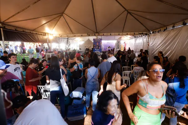 Governo de Minas inicia Praça de Serviços com atendimento direto à população em Uberlândia 