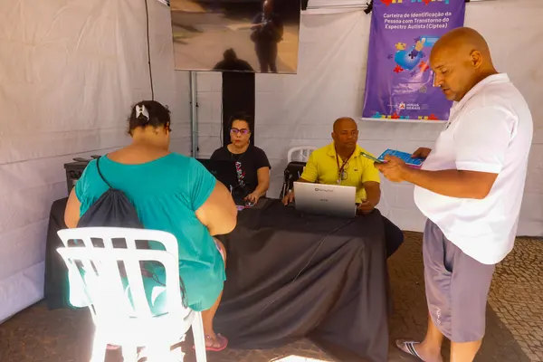 Governo de Minas inicia Praça de Serviços com atendimento direto à população em Uberlândia 