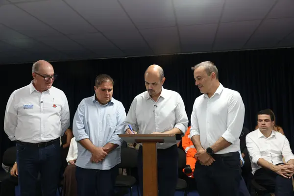 Governo de Minas transfere a capital para Ubá e anuncia pacote de investimentos para a infraestrutura da cidade