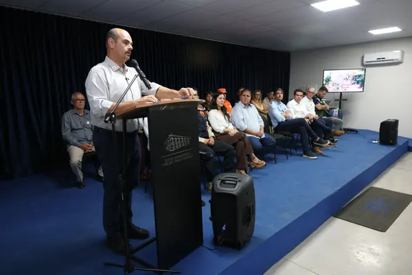 Governo de Minas transfere a capital para Ubá e anuncia pacote de investimentos para a infraestrutura da cidade