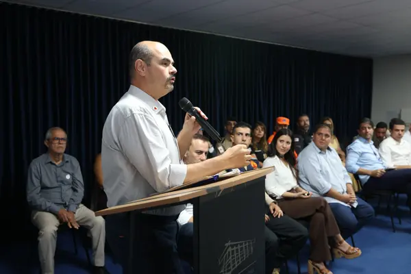 Governo de Minas transfere a capital para Ubá e anuncia pacote de investimentos para a infraestrutura da cidade