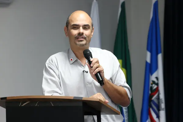Governo de Minas transfere a capital para Ubá e anuncia pacote de investimentos para a infraestrutura da cidade