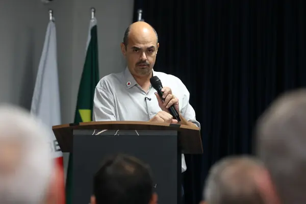 Governo de Minas transfere a capital para Ubá e anuncia pacote de investimentos para a infraestrutura da cidade