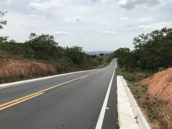 Obras concluídas na MG-060, entre Esmeraldas e São José da Lapa