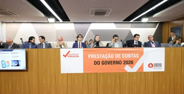Governo de Minas entrega máquinas de costura para o Programa Trajeto Moda em Poços de Caldas