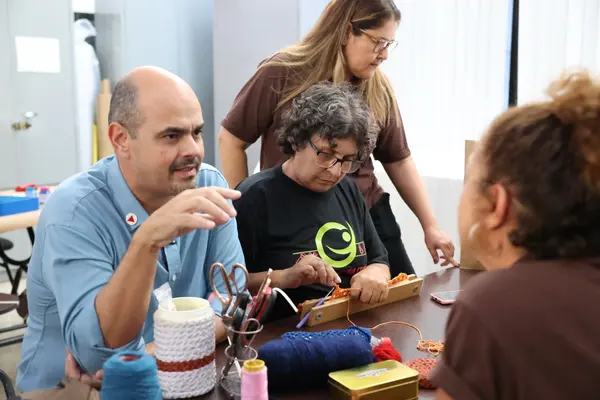 Governo de Minas entrega máquinas de costura para o Programa Trajeto Moda em Poços de Caldas