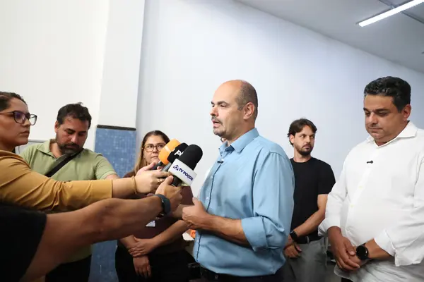 Governo de Minas entrega máquinas de costura para o Programa Trajeto Moda em Poços de Caldas