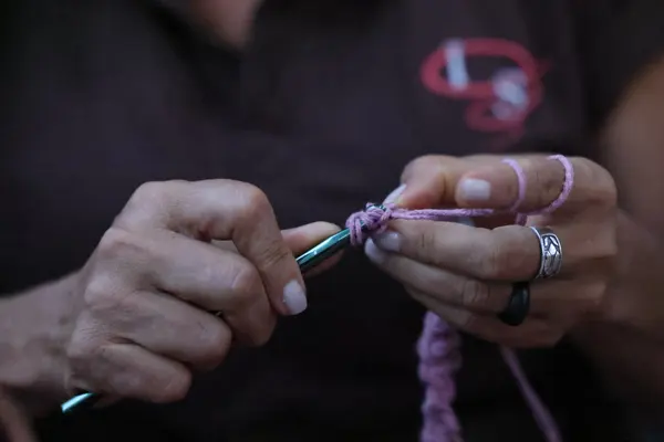 Governo de Minas entrega máquinas de costura para o Programa Trajeto Moda em Poços de Caldas