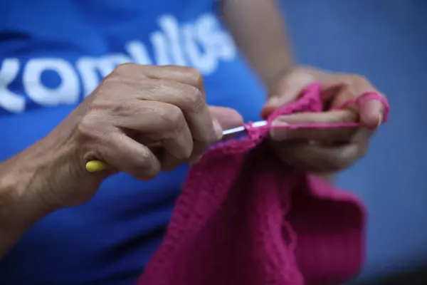 Governo de Minas entrega máquinas de costura para o Programa Trajeto Moda em Poços de Caldas