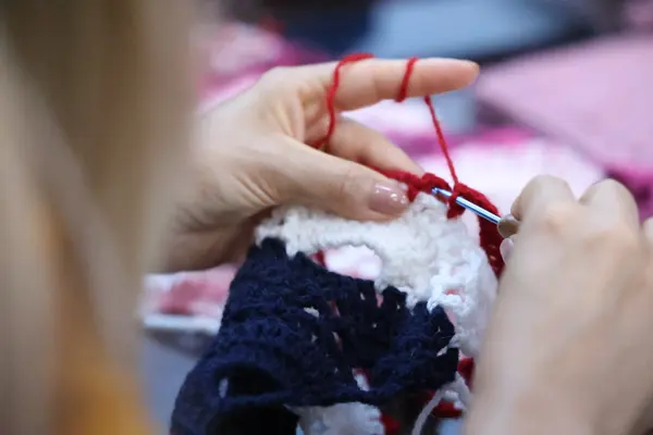 Governo de Minas entrega máquinas de costura para o Programa Trajeto Moda em Poços de Caldas
