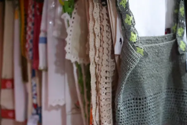 Governo de Minas entrega máquinas de costura para o Programa Trajeto Moda em Poços de Caldas