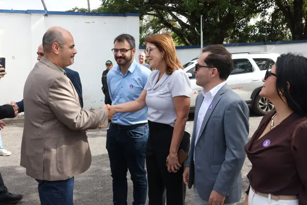 Governo de Minas transfere capital para Diamantina e anuncia investimento de R$ 41 milhões para climatizar todas as escolas da região