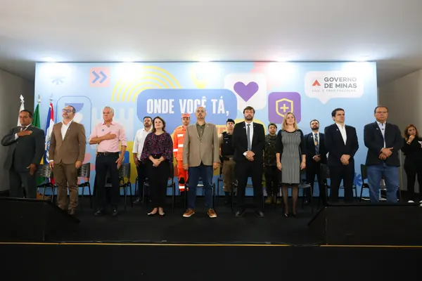Governo de Minas transfere capital para Diamantina e anuncia investimento de R$ 41 milhões para climatizar todas as escolas da região