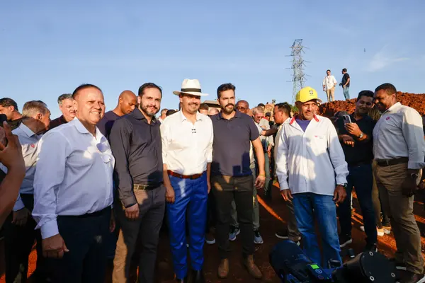Governo de Minas vistoria obras de pavimentação da MGC-262, entre Caeté e Barão de Cocais