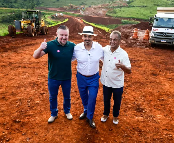 Governo de Minas vistoria obras de pavimentação da MGC-262, entre Caeté e Barão de Cocais