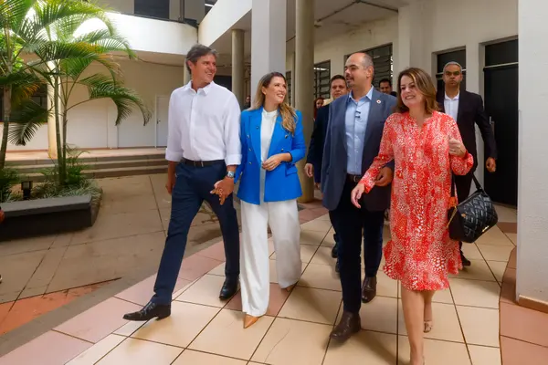 Governo de Minas transfere capital para Uberaba e assina acordo de cooperação para fortalecer projeto Farmácia Viva na cidade