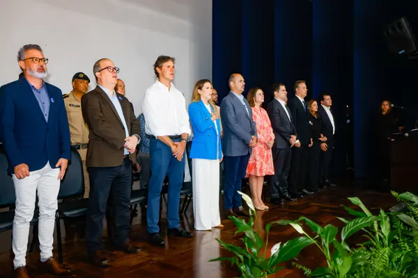 Governo de Minas transfere capital para Uberaba e assina acordo de cooperação para fortalecer projeto Farmácia Viva na cidade