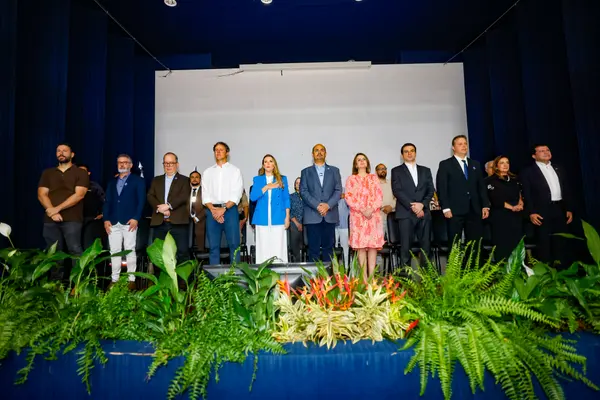 Governo de Minas transfere capital para Uberaba e assina acordo de cooperação para fortalecer projeto Farmácia Viva na cidade