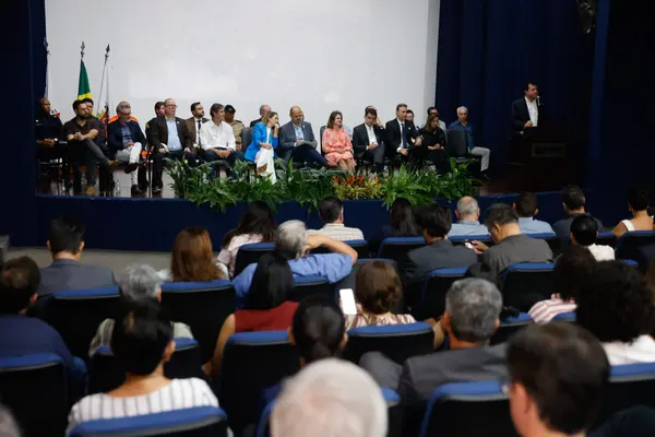 Governo de Minas transfere capital para Uberaba e assina acordo de cooperação para fortalecer projeto Farmácia Viva na cidade