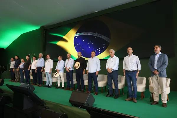 Governo de Minas anuncia R$ 350 milhões para gasoduto no Triângulo Mineiro na Abertura da Safra de Mineira de Açúcar e Álcool 2026/2027