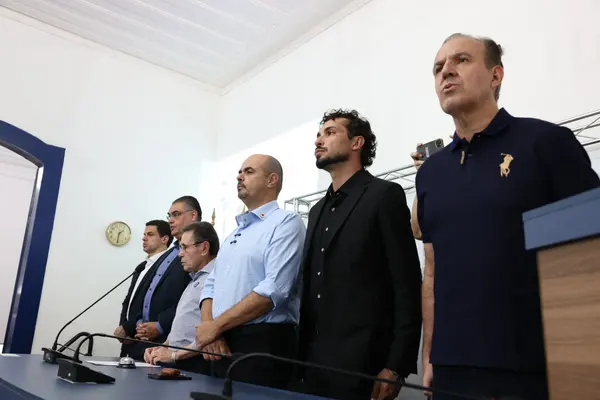 Governo de Minas transfere capital para Barbacena e anuncia novo Colégio Tiradentes na região