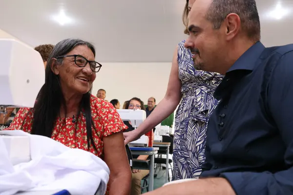 Governo de Minas entrega máquinas de costura do projeto Trajeto Moda em Chapada Gaúcha