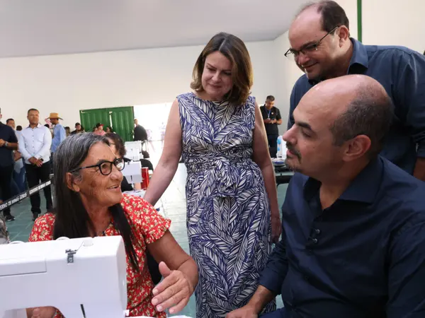 Governo de Minas entrega máquinas de costura do projeto Trajeto Moda em Chapada Gaúcha