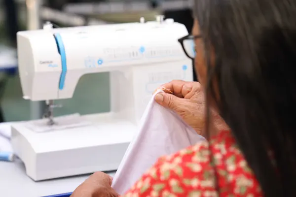 Governo de Minas entrega máquinas de costura do projeto Trajeto Moda em Chapada Gaúcha