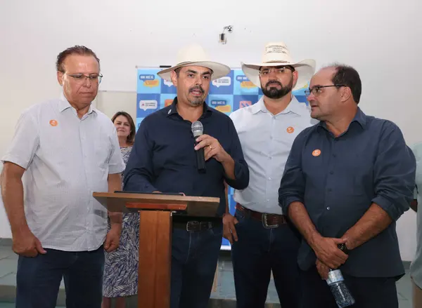 Governo de Minas entrega máquinas de costura do projeto Trajeto Moda em Chapada Gaúcha