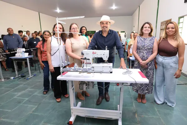 Governo de Minas entrega máquinas de costura do projeto Trajeto Moda em Chapada Gaúcha