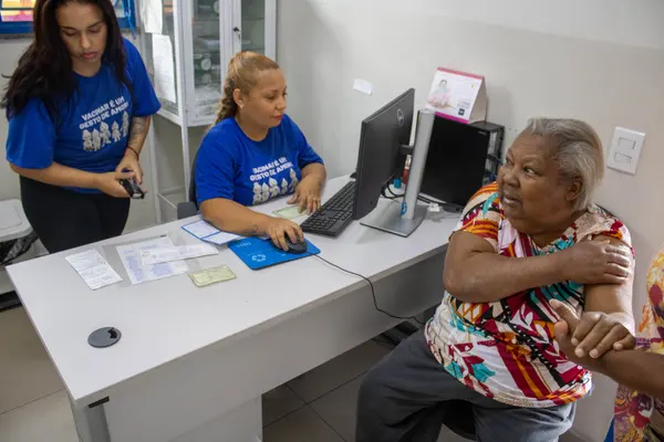 Governo de Minas lança ferramenta para facilitar acesso da população às vacinas 