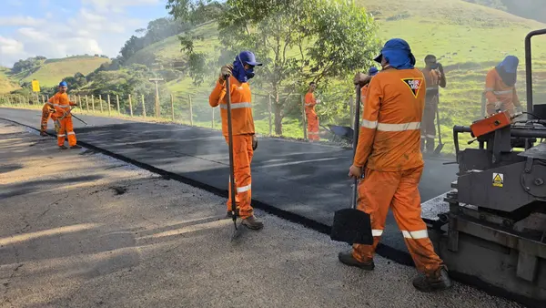 Governo de Minas vistoria obras de recuperação funcional da rodovia LMG-845, na Zona da Mata