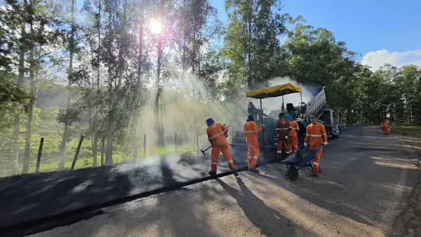 Governo de Minas vistoria obras de recuperação funcional da rodovia LMG-845, na Zona da Mata