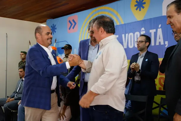 Governo de Minas transfere capital para Viçosa e anuncia início das tratativas para construção do hospital universitário com a UFV